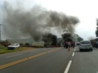 Manifestantes queimam pneus e pedem melhorias na PR-444 