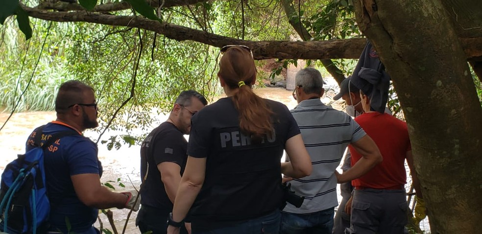 Exames serão feitos para a identificar corpo encontrado em rio de Bocaina — Foto: Polícia Civil/Divulgação