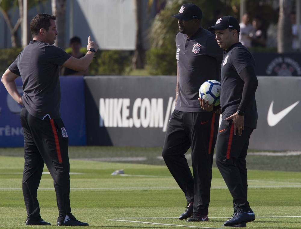 Osmar Loss vai a estágio na Europa e fica fora do Corinthians por um mês