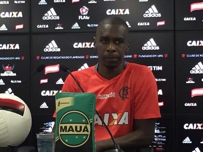 Juan coletiva Flamengo (Foto: Gustavo Rotstein/GloboEsporte.com)