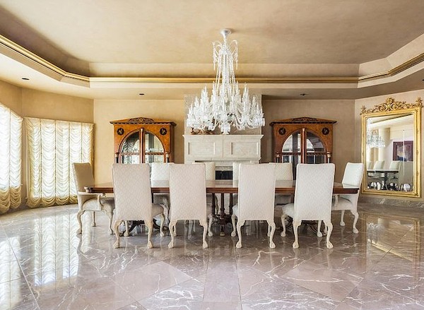 A mansão que o rapper 50 Cent vendeu por US$ 3 milhões - tendo custado originalmente US$ 18,5 milhões (Foto: Divulgação)