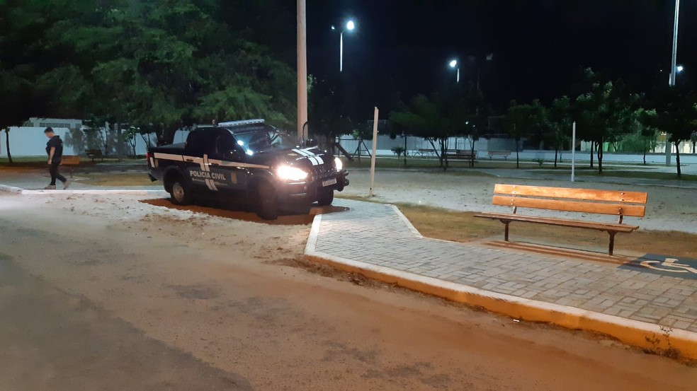Crime aconteceu em pra&ccedil;a do conjunto Nova Natal, na Zona Norte de Natal. &mdash; Foto: S&eacute;rgio Henrique Santos/Inter TV Cabugi