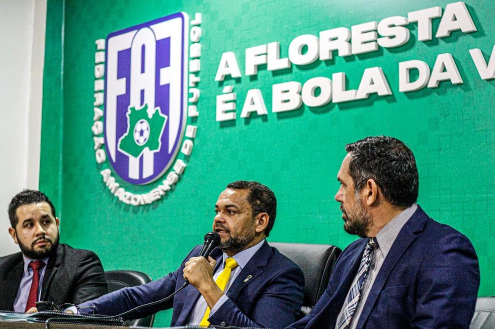 Eda&iacute;lson Rozenha, presidente da FAF, anunciou a puni&ccedil;&atilde;o nesta segunda-feira &mdash; Foto: Jo&atilde;o Normando