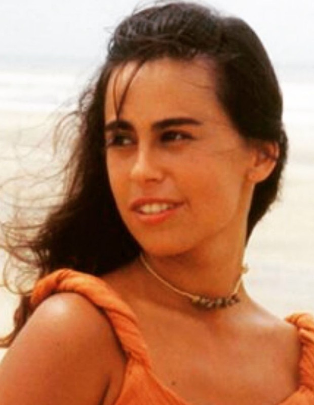 Daniela Escobar em Tropicaliente, trama em que estreou na Globo, aos 24 anos (Foto: Reprodução/Instagram)