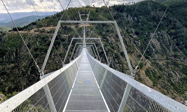 Ponte 516 Arouca fica 176 metros acima do Rio Paiva, em Arouca, Portugal  (Foto: Divulgação)