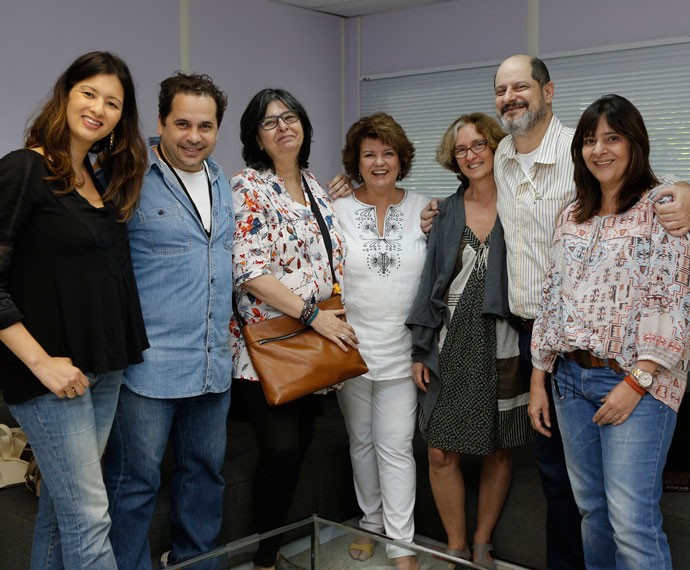 Elizabeth Jihn e os demais autores da novela (Foto: Fábio Rocha/Gshow)