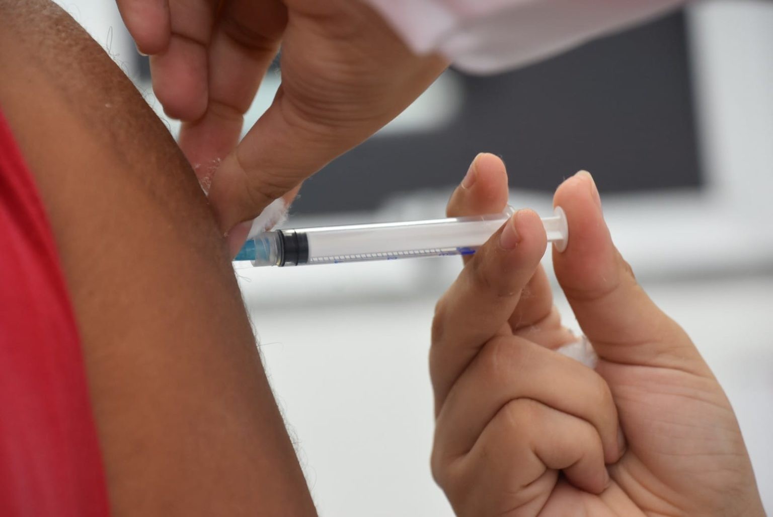 LAIS aponta queda sustentável de casos de Covid no RN e pede 'urgência' em vacinação de crianças de 5 a 11 anos