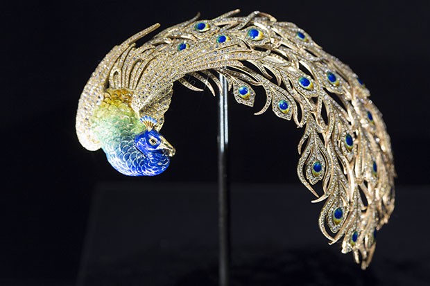 Anita Delgado’s peacock brooch, gold, diamonds and enamel, by jewellery house Mellerio dits Meller, Paris, circa 1905 from the The Al Thani Collection (Foto: The Al Thani Collection © Servette Overseas Limited 2014 Victoria & Albert Museum Photograph: Prudence Cuming Associates Ltd)