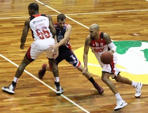 Cansado física e mentalmente, elenco do Fla ganha folga antes dos playoffs