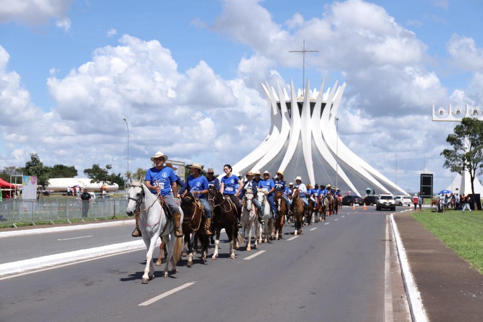 Grupo de cavalgada de Minas Gerais no Eixo Monumental — Foto: Divulgação