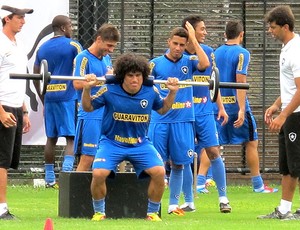 Márcio Azevedo no treino do Botafogo (Foto: André Casado / Globoesporte.com)