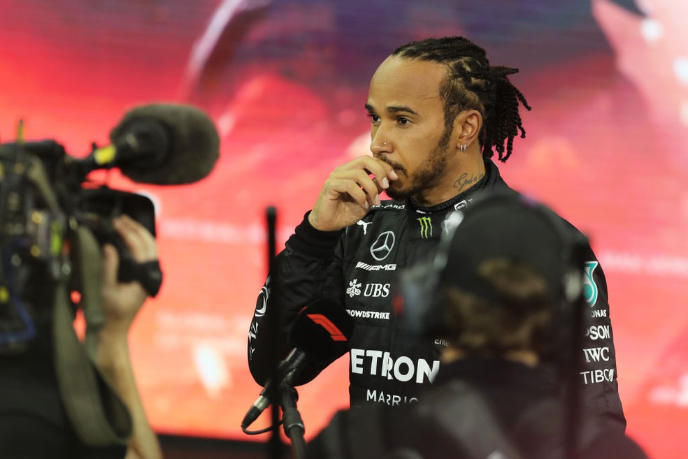 Lewis Hamilton após o GP de Abu Dhabi da F1 em 2021 — Foto:  Kamran Jebreili - Pool/Getty Images