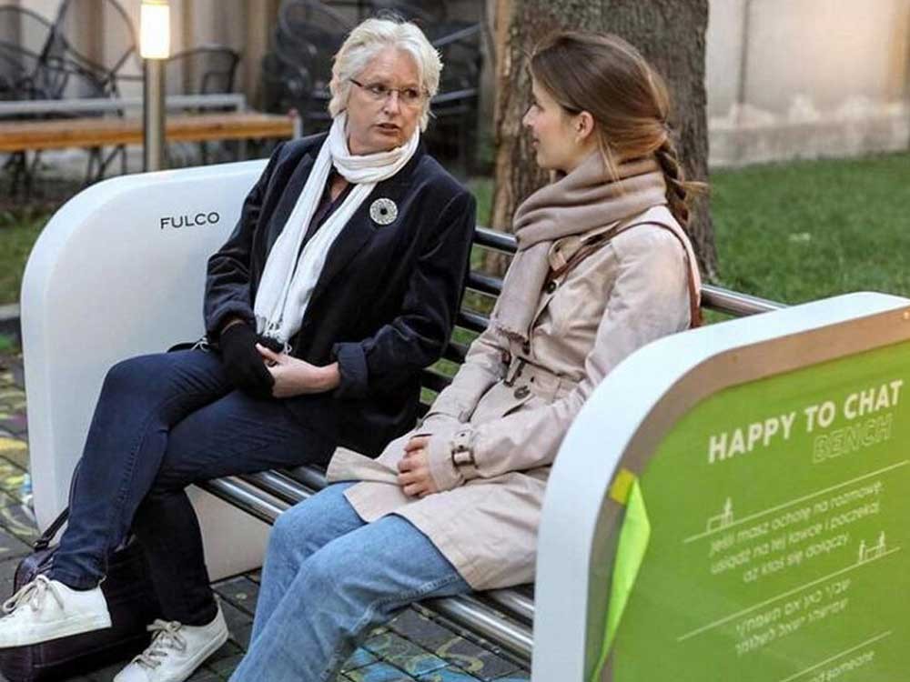 'Feliz por conversar', os bancos com design especial para combater a solidÃ£o 