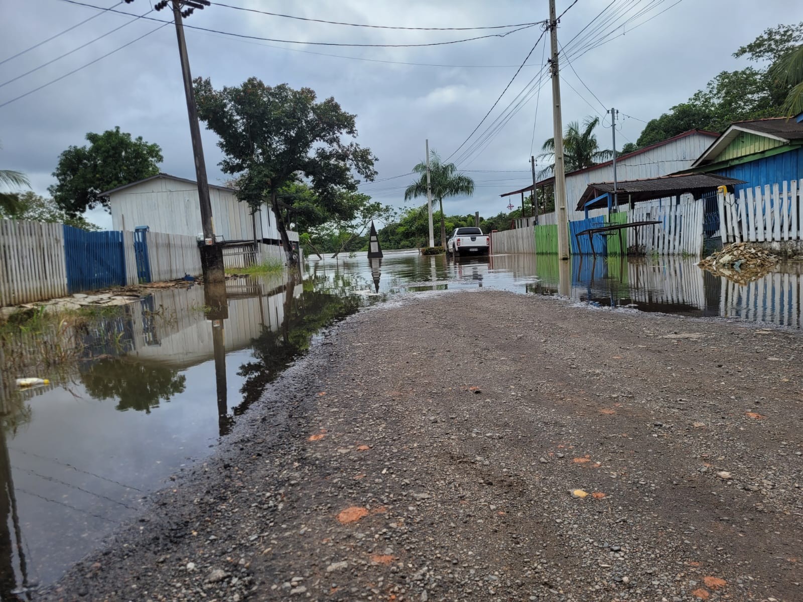 Rio Machado ultrapassa os 10 metros e Defesa Civil emite alerta em Ji-Paraná, RO
