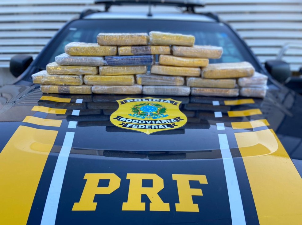 PRF apreende quase R$ 1 milhão em cocaína no interior do Ceará. — Foto: PRF/Reprodução