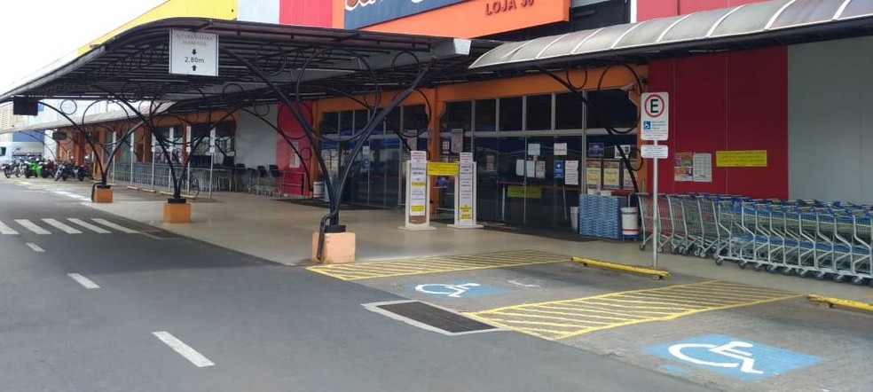 Supermercados fecham as portas, mas podem atender por delivery em Araraquara — Foto: Tadeu Toshiba/Arquivo Pessoal