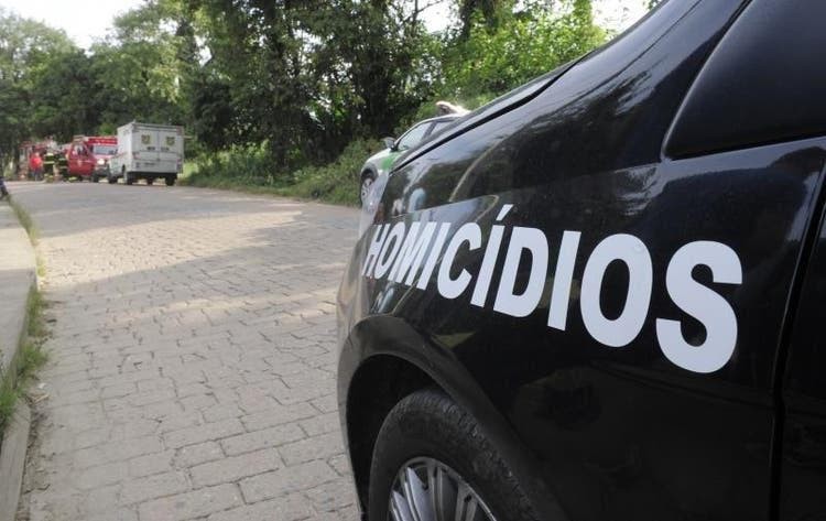 Mãe e filho são encontrados mortos dentro de casa em Florianópolis, diz PM