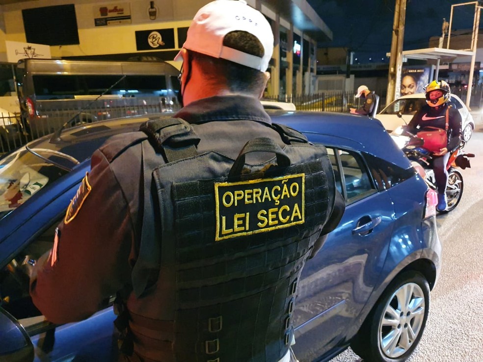 Mais de 500 motoristas foram abordados durante blitz da Lei Seca em Natal — Foto: Cedidas / Ascom PM