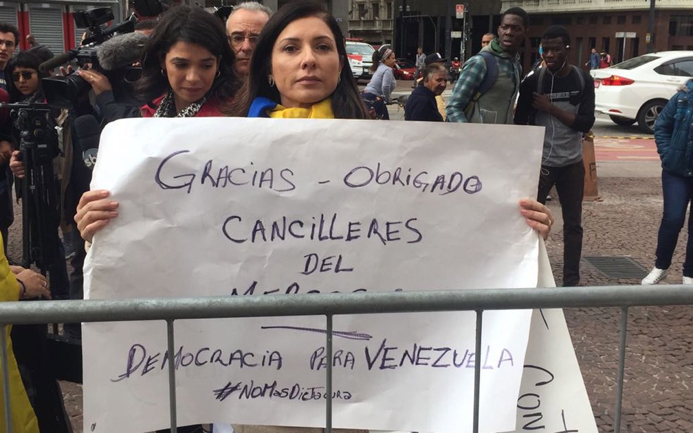 Blanca Montilla mora há 10 anos no Brasil e comemorou a decisão do Mercosul (Foto: Gabriela Bazzo/G1)