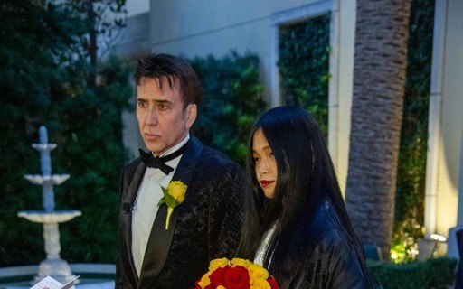Nicolas Cage divulga fotos do quinto casamento, com Riko Shibata