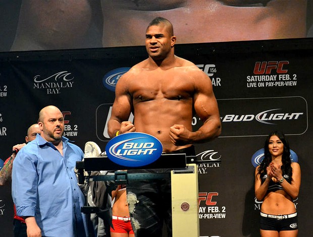 overeem_pesagemufc_adrianocaldas.jpg_95.
