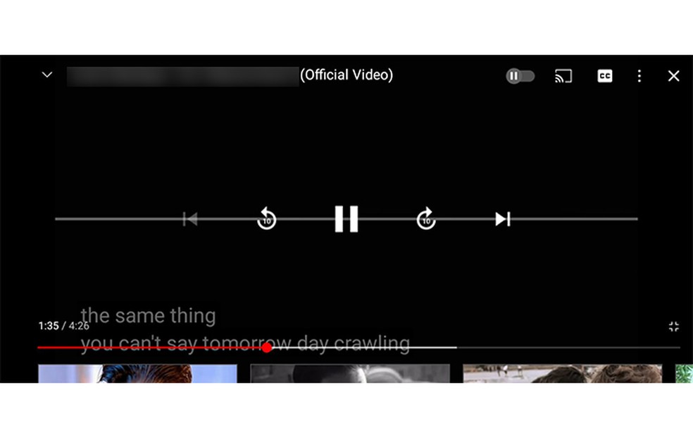 O recurso de transcrição gera legendas instantâneas em vídeos  — Foto: Reprodução/Marcela Franco