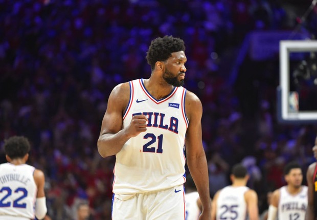 Joel Embiid Acerta Contrato Máximo De Quatro Anos E R$ 1 Bilhão Com Os ...