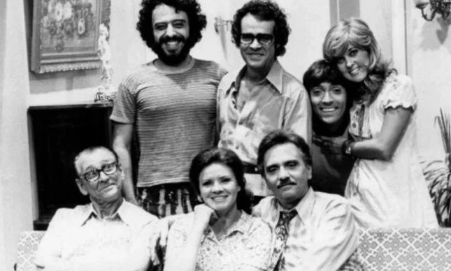 Djenane Machado (à direita) como a Bebel, em 'A grande família', de 1972
