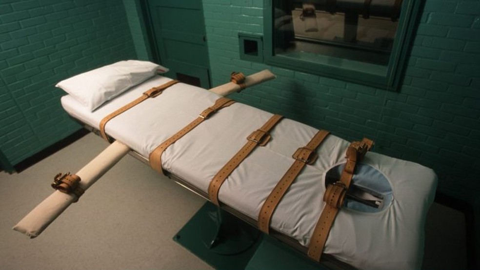 Virgínia adotava o método de injeção letal em condenados a morte em câmaras como essa do Texas — Foto: Getty Images via BBC