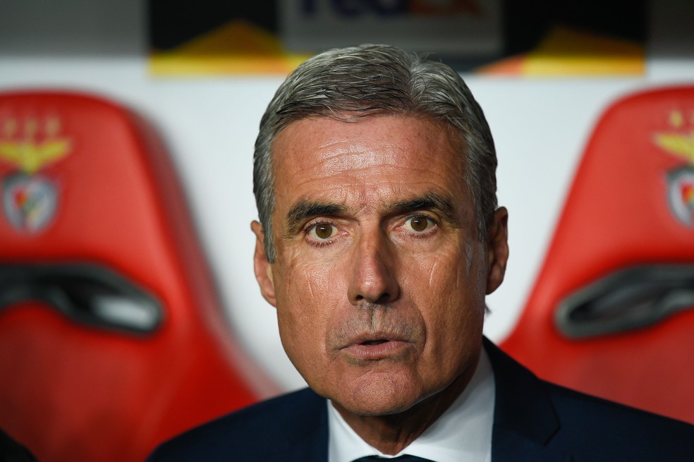 Técnico português Luis Castro interessa ao Botafogo — Foto: Bruno de Carvalho/SOPA Images/LightRocket via Getty Images