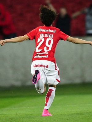 Meia-lua de Paulão, bomba de Willian e lindos passes: vote no gol mais belo