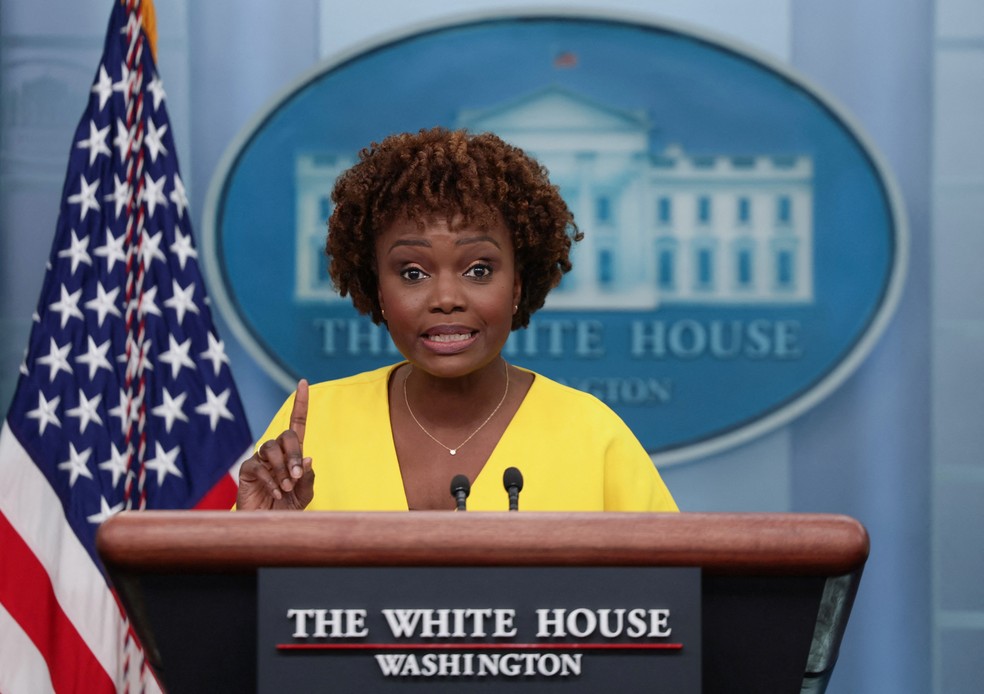 Karine Jean-Pierre fala à imprensa na Casa Branca, em 18 de maio de 2022 — Foto: Evelyn Hockstein/ Reuters