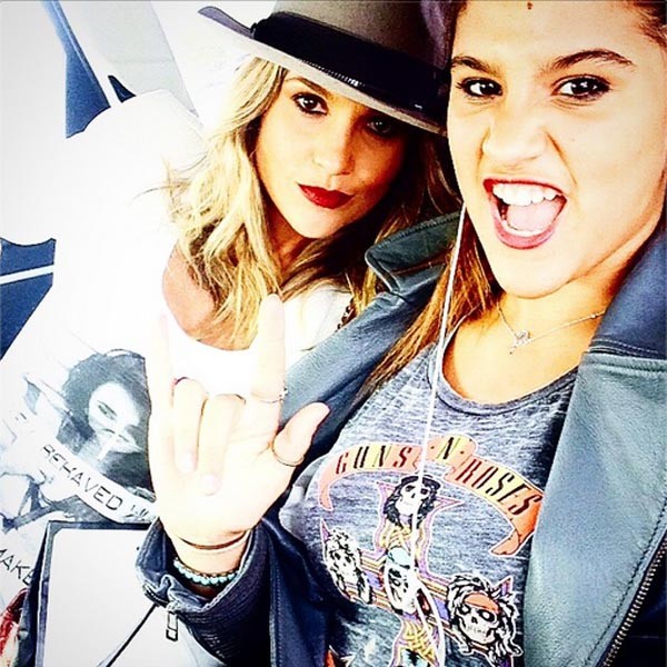 Flavia Alessandra e sua filha Giulia prontas para viajar (Foto: Reprodução / Instagram)