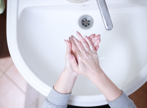 Hábito de higienizar as mãos cresce 94% após coronavírus (Foto: Martin Slavoljubovski/Pixabay/Reprodução)