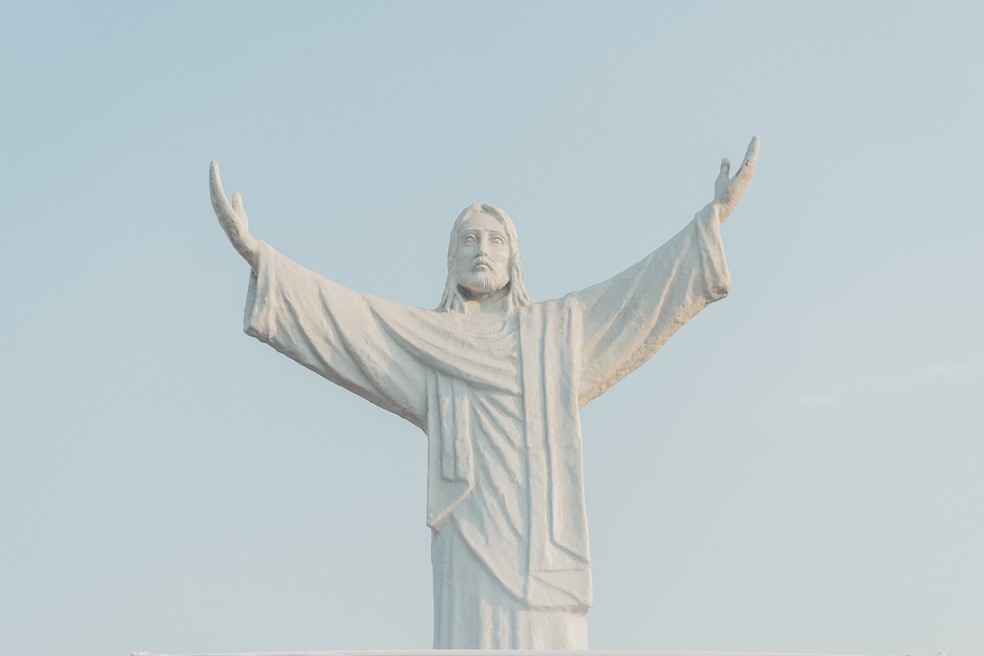 A imagem de Jesus Cristo foi doada pelo empresário Agesner Monteiro da Silva (Monteiro Formaturas) — Foto: Raul Muniz