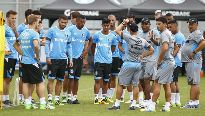 Grêmio abre mão de Kadu após dois meses e inicia enxugamento do grupo