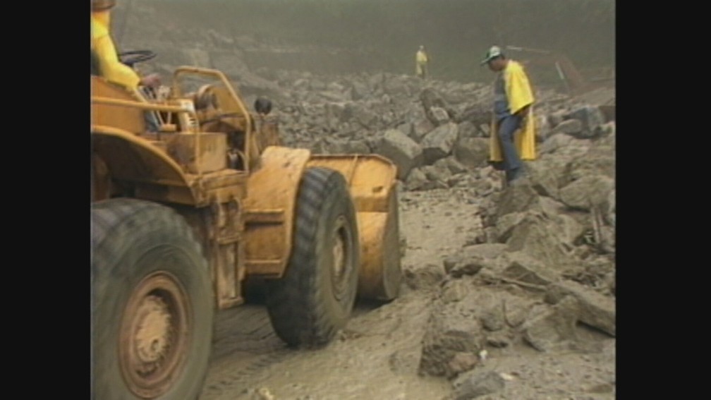 Temporal em 1988 também levou destruição a Petrópolis — Foto: Acervo TV Globo