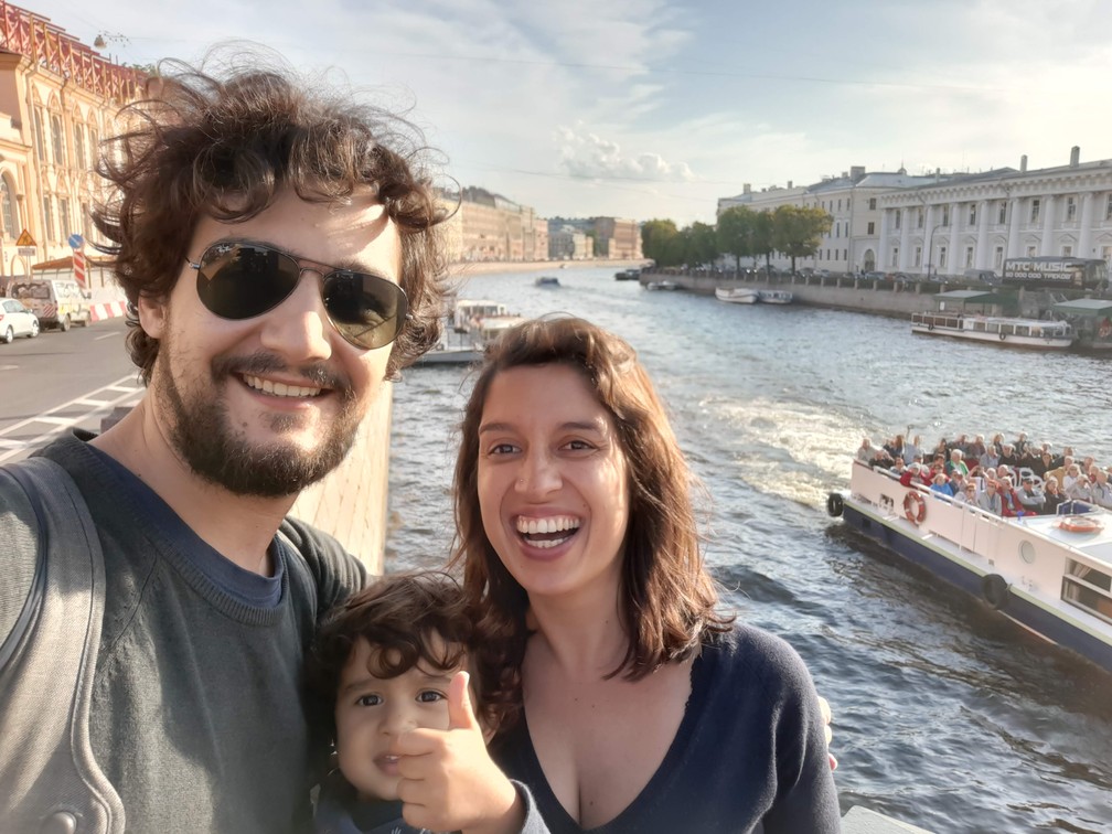 Gabriela, Olívia e João na Rússia. — Foto: Arquivo pessoal/Gabriela Antunes