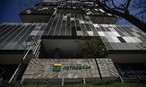A venda de quatro refinarias da Petrobras