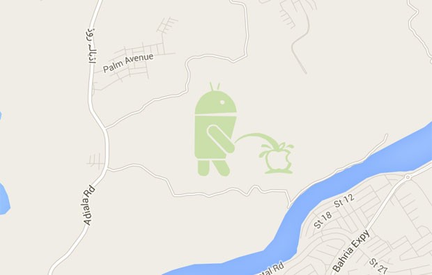 Google Maps mostra robô 'Android' urinando em logotipo da rival Apple (Foto: Reprodução/Google Maps)