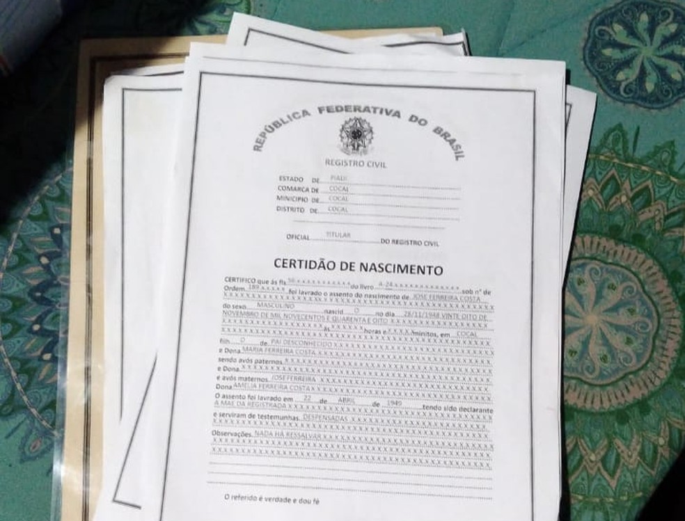 PF do Piauí apreendeu documentos usadas para fraudar os benefícios do INSS. — Foto: Divulgação/PF-PI