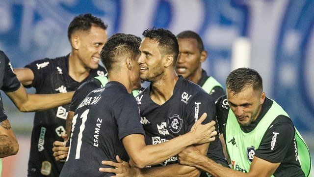 Jansen comemora quarto gol do Remo no Re-Pa