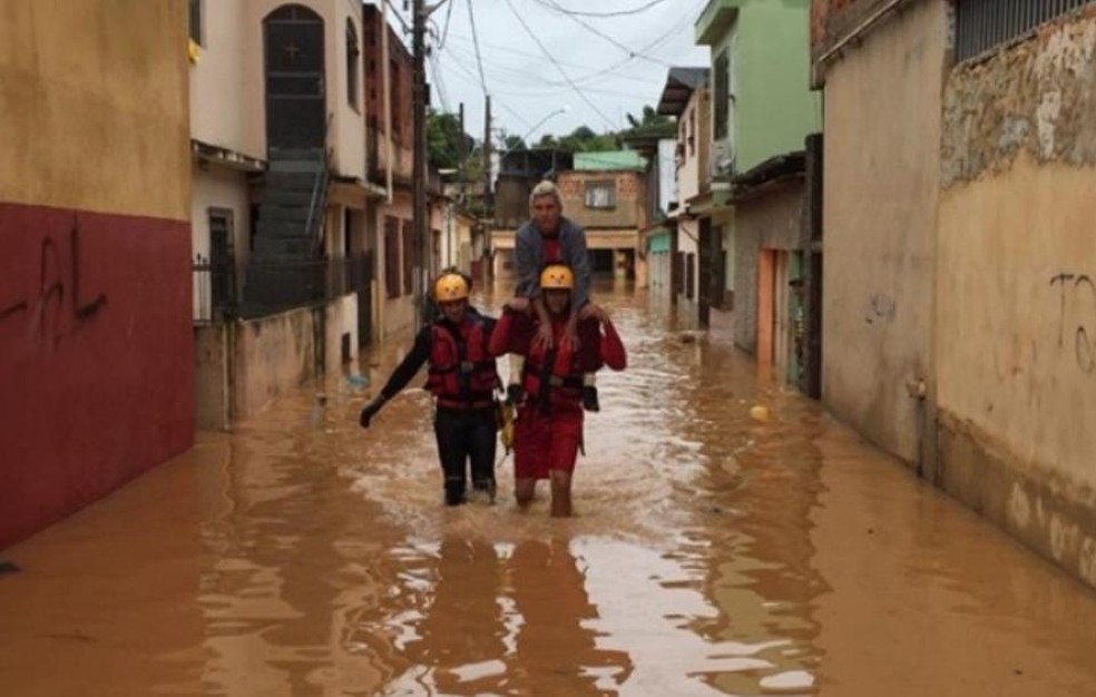 Muriaé decreta situação de calamidade pública por conta das chuvas — Foto: Corpo de Bombeiros/Divulgação