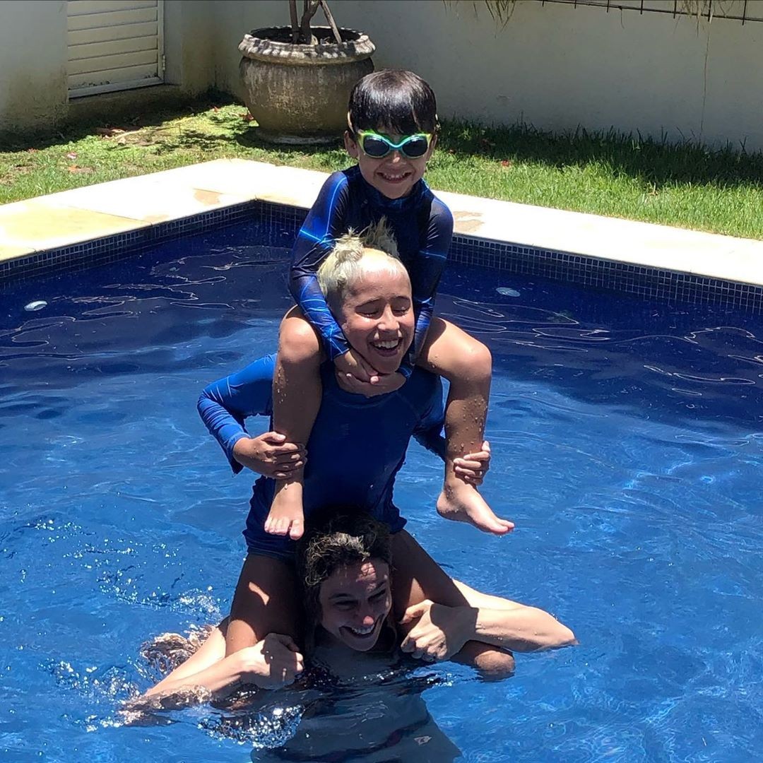 Fernanda Gentil com os filhos, Lucas e Gabriel (Foto: Reprodução/Instagram)