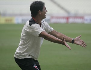 Sérgio Alves, técnico do Ferroviário (Foto: Alex Costa/Agência Diário)