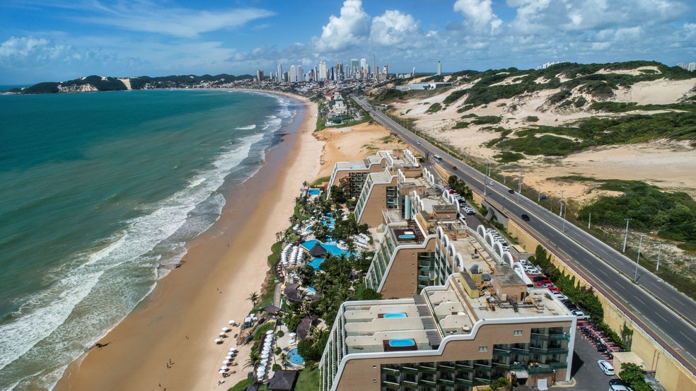 Via Costeira concentra boa parte dos leitos de hotéis em Natal — Foto: Divulgação/ABIH