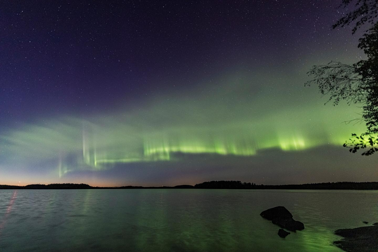 Novo tipo de aurora boreal é descoberto com ajuda de fotógrafos amadores (Foto: KARI SAARI/Universidade de Helsinque)