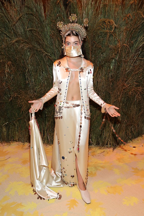 NEW YORK, NEW YORK - SEPTEMBER 13: (EXCLUSIVE COVERAGE) Lo attends the The 2021 Met Gala Celebrating In America: A Lexicon Of Fashion at Metropolitan Museum of Art on September 13, 2021 in New York City. (Photo by Jamie McCarthy/MG21/Getty Images for The  (Foto: Getty Images for The Met Museum/)