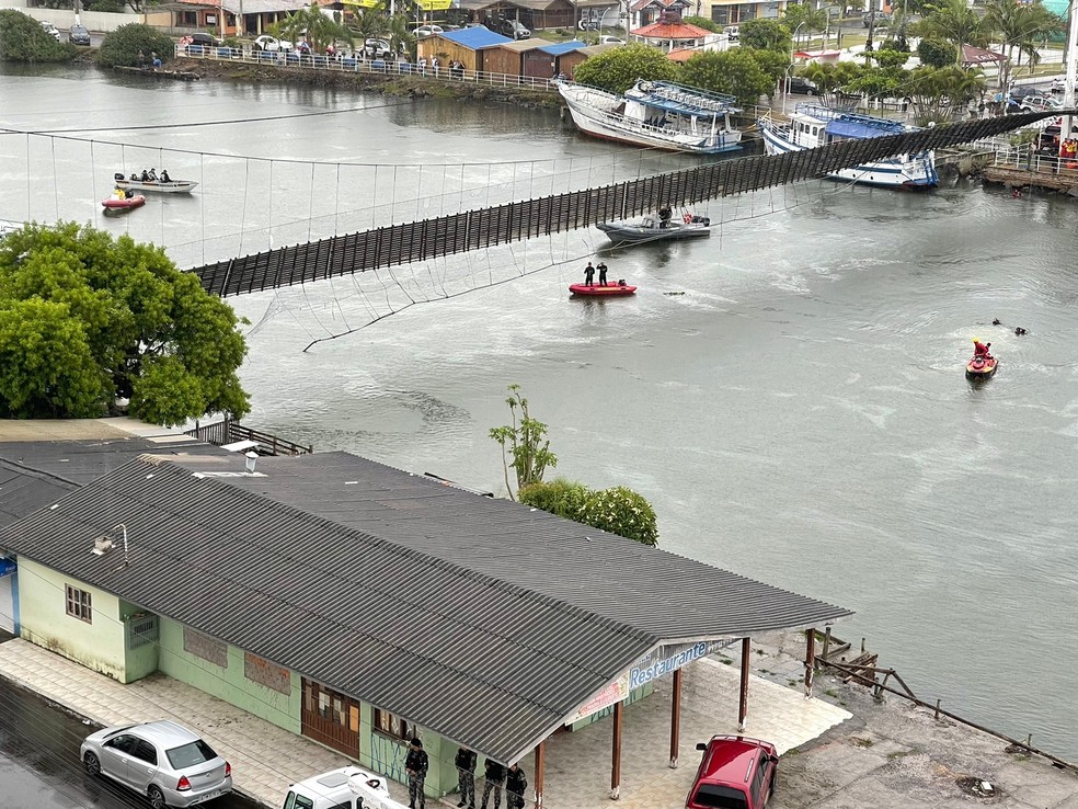Imagem mostra ponte que cedeu entre RS e SC — Foto: Marcela Bentes Vidal/Arquivo pessoal