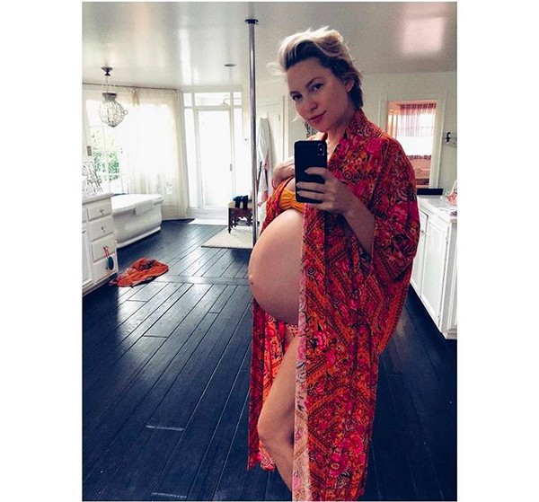 A atriz Kate Hudson, grávida de seu terceiro filho (Foto: Instagram)